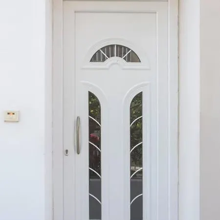 Апартаменти Happy